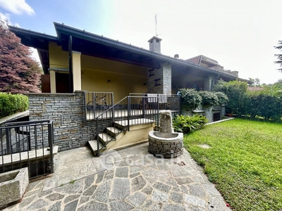 Villa in Vendita in Via dei Giovi a Carimate