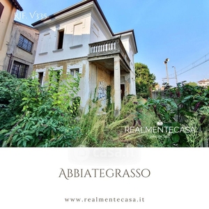 Villa in Vendita in Via Felice Cavallotti a Abbiategrasso