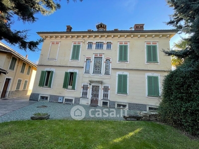 Villa in Vendita in Via Milano 25 a Biella