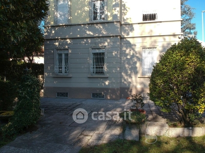 Villa in Vendita in Via Milazzo 48 a Busto Arsizio