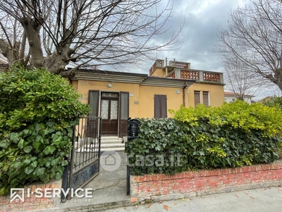 Villa in Vendita in Via Publio Ovidio Nasone a Bellaria-Igea Marina