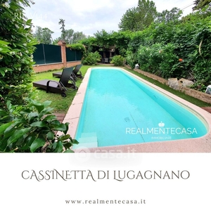 Villa in Vendita in Via Roma a Cassinetta di Lugagnano