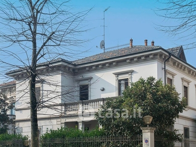 Villa in Vendita in Viale della Repubblica a Voghera
