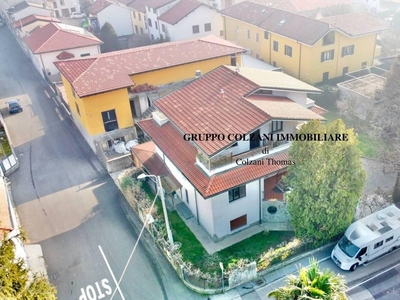 Prestigiosa villa di 337 mq in vendita, Lentate sul Seveso, Italia