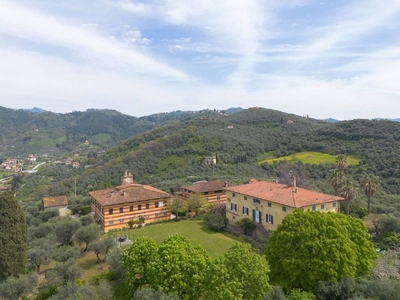 Prestigiosa villa di 4390 mq in vendita Massarosa, Italia