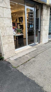 Negozio in Affitto ad Latina - 1000 Euro