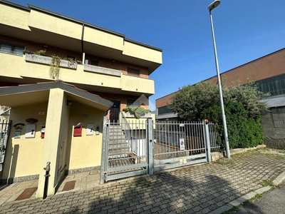 Villa a schiera d'angolo in vendita