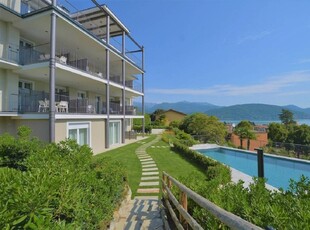 Appartamento a Baveno con giardino, terrazza e piscina