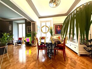 Appartamento di lusso di 150 m² in vendita Viale Giacomo Matteotti, Firenze, Toscana