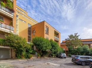 Prestigioso appartamento in vendita via Cassia, Roma, Lazio