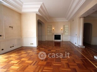 Appartamento in Affitto in Via Sant'Antonio Maria Zaccaria a Milano