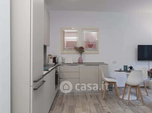 Appartamento in Affitto in Viale Campania 23 a Milano