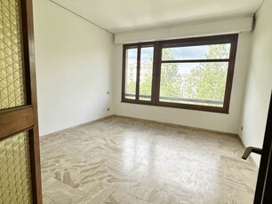Appartamento in vendita a Firenze in Viale Redi