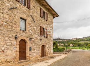 Casa in vendita in Assisi, Italia