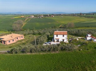 Casa in vendita in Tarquinia, Italia