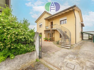 Casa singola in Via Tommaseo 100 in zona Scaltenigo a Mirano