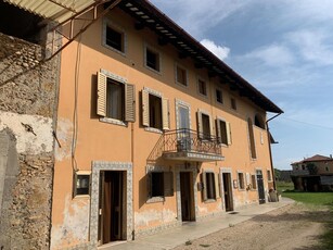 CASA TRICAMERE ABITABILE IN CORTE Sedegliano