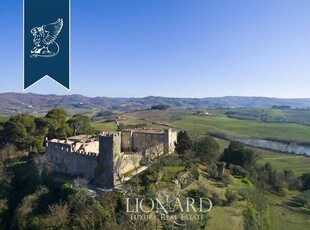 Castello di 5000 mq in vendita - Perugia, Italia