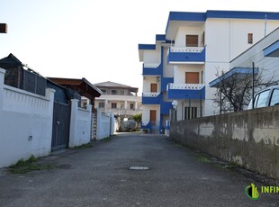 L'Agenzia Immobiliare Infinity propone in vendita ampio appartamento a Ginosa Marina
