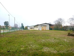 Lotto edificabile di 5.530 mq con sovrastanti due capannoni San Giorgio della Richinvelda