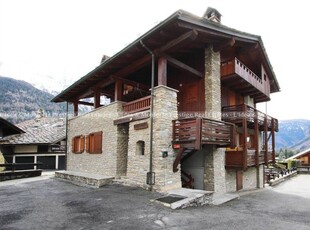 Prestigioso appartamento di 90 m² in vendita Strada della Vittoria, Courmayeur, Aosta, Valle d’Aosta