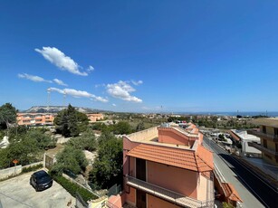 Quadrilocale abitabile in zona Belvedere a Siracusa