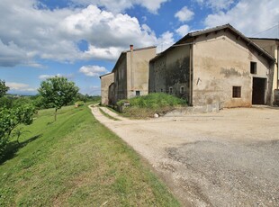 Rustico da ristrutturare in via capitello 3, Arzignano