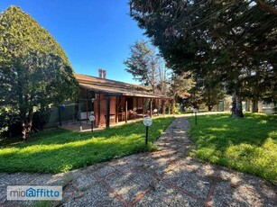 Villa a schiera con terrazzo e piscina