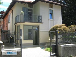 Villa arredata Varese