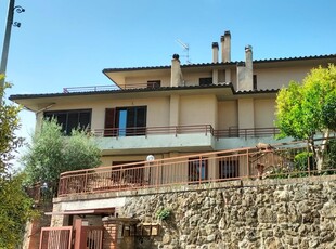 Villa con giardino a Chiusi