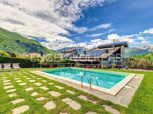 Villa di 450 mq in vendita Colico, Lombardia