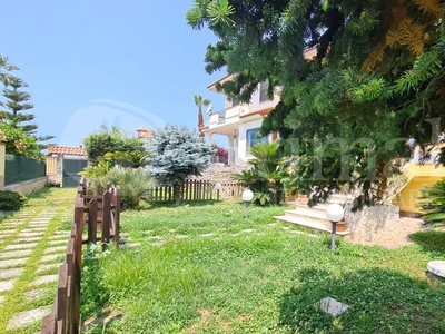 Villa con giardino a Giugliano in Campania