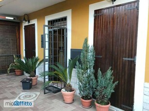 Appartamento arredato con terrazzo Centro