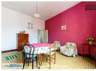 Appartamento arredato con terrazzo Centro urbano