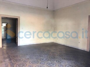 Appartamento da ristrutturare, in vendita in Corso Alessandro Volta 514, Terzigno