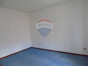 Appartamento in Affitto a Napoli, zona Mercato, 1'000€, 110 m²