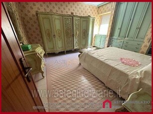 Appartamento in Vendita a Roma, 311'100€, 177 m²