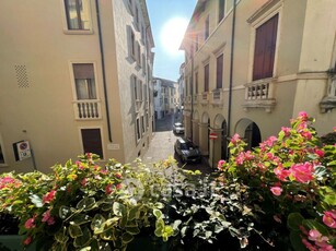 Appartamento in Vendita in Piazza del Duomo a Vicenza