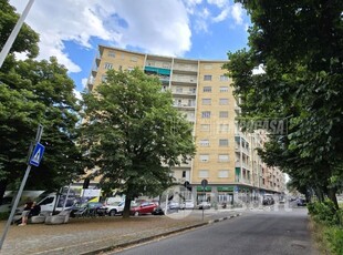 Appartamento in Vendita in Piazza Marmolada 14 a Torino