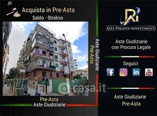 Appartamento in Vendita in Salita Principi 44 a Napoli