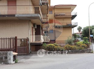 Appartamento in Vendita in Via Antonio Maugeri 22 a Aci Sant'Antonio