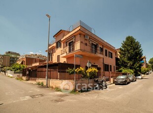 Appartamento in Vendita in Via Bagnoregio a Roma