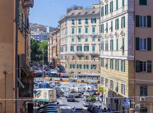 Appartamento in Vendita in Via Caffa a Genova