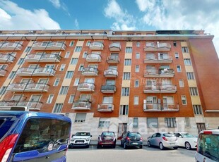 Appartamento in Vendita in Via Duino 172 a Torino