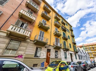 Appartamento in Vendita in Via Mompellato 6 a Torino