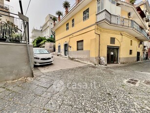 Appartamento in Vendita in Via Porta di Posillipo 110 a Napoli