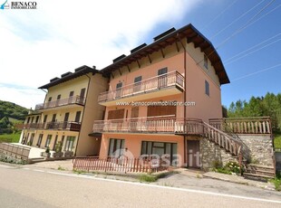 Appartamento in Vendita in Via Prada a San Zeno di Montagna