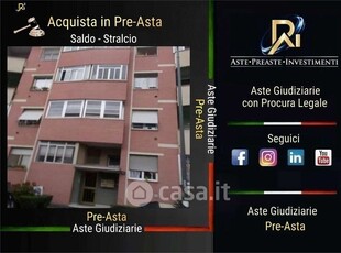 Appartamento in Vendita in Via Val Lagarina 41 a Milano