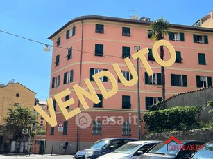 Appartamento in Vendita in Viale Giorgio Modugno 14 a Genova