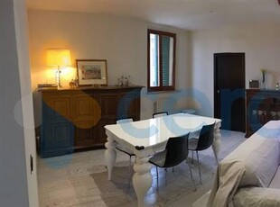Appartamento Trilocale in ottime condizioni in vendita a Siena
